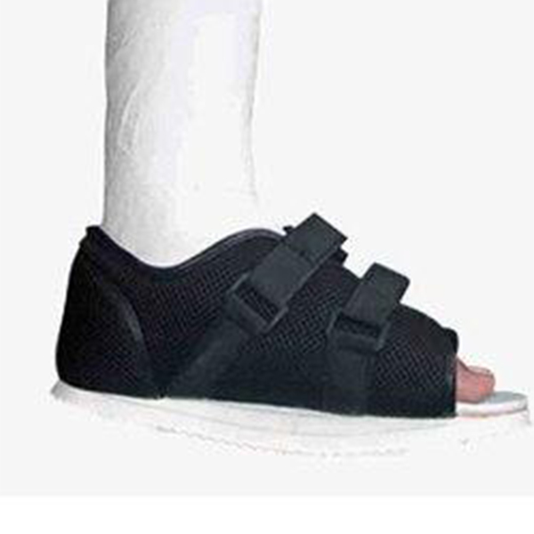 buy online 	Shoes: Cast Shoes - Dyna Medium  Qatar Doha